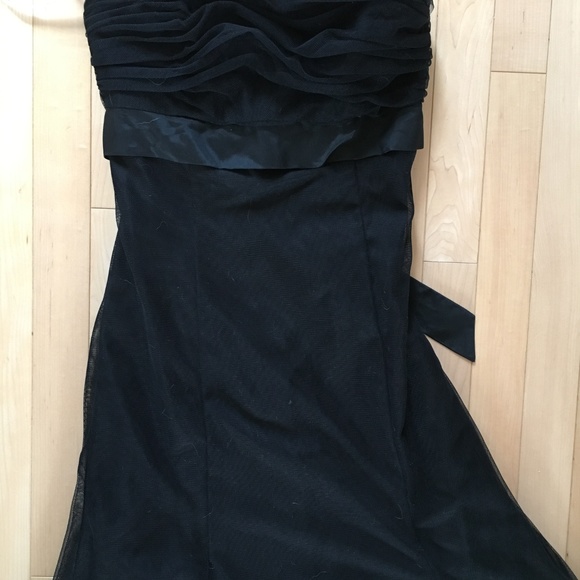 Vera Wang Gown - Picture 5 of 8